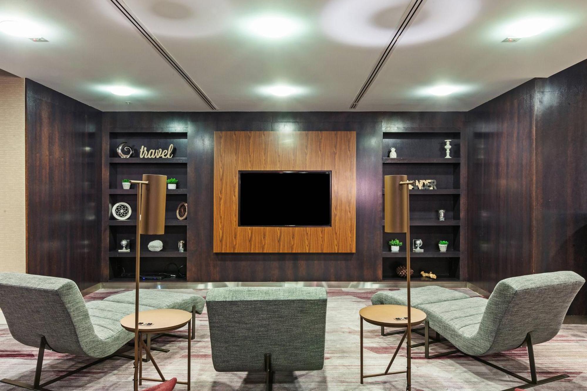 מלון Courtyard By Marriott Tulsa Woodland Hills מראה חיצוני תמונה