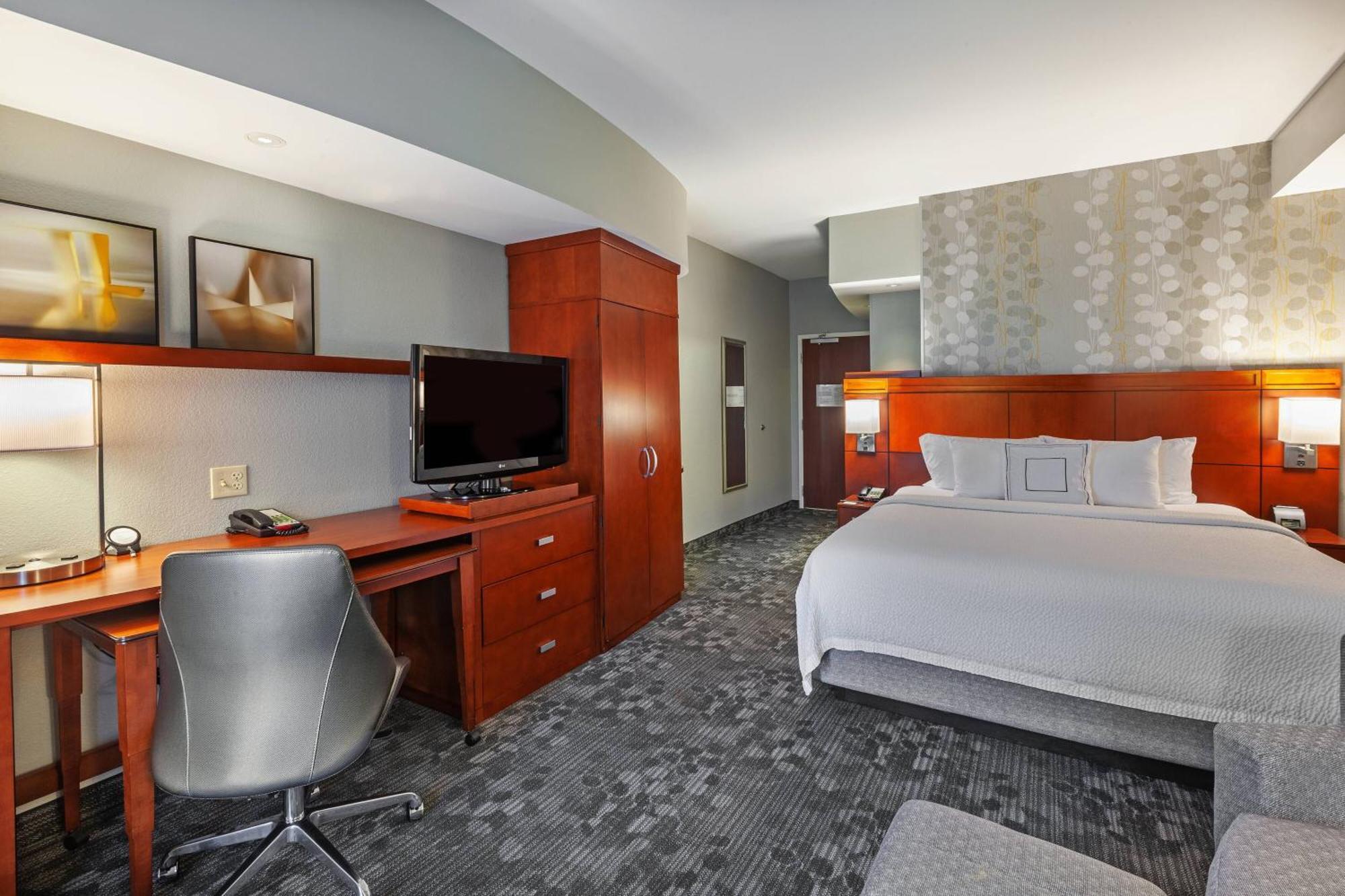 מלון Courtyard By Marriott Tulsa Woodland Hills מראה חיצוני תמונה