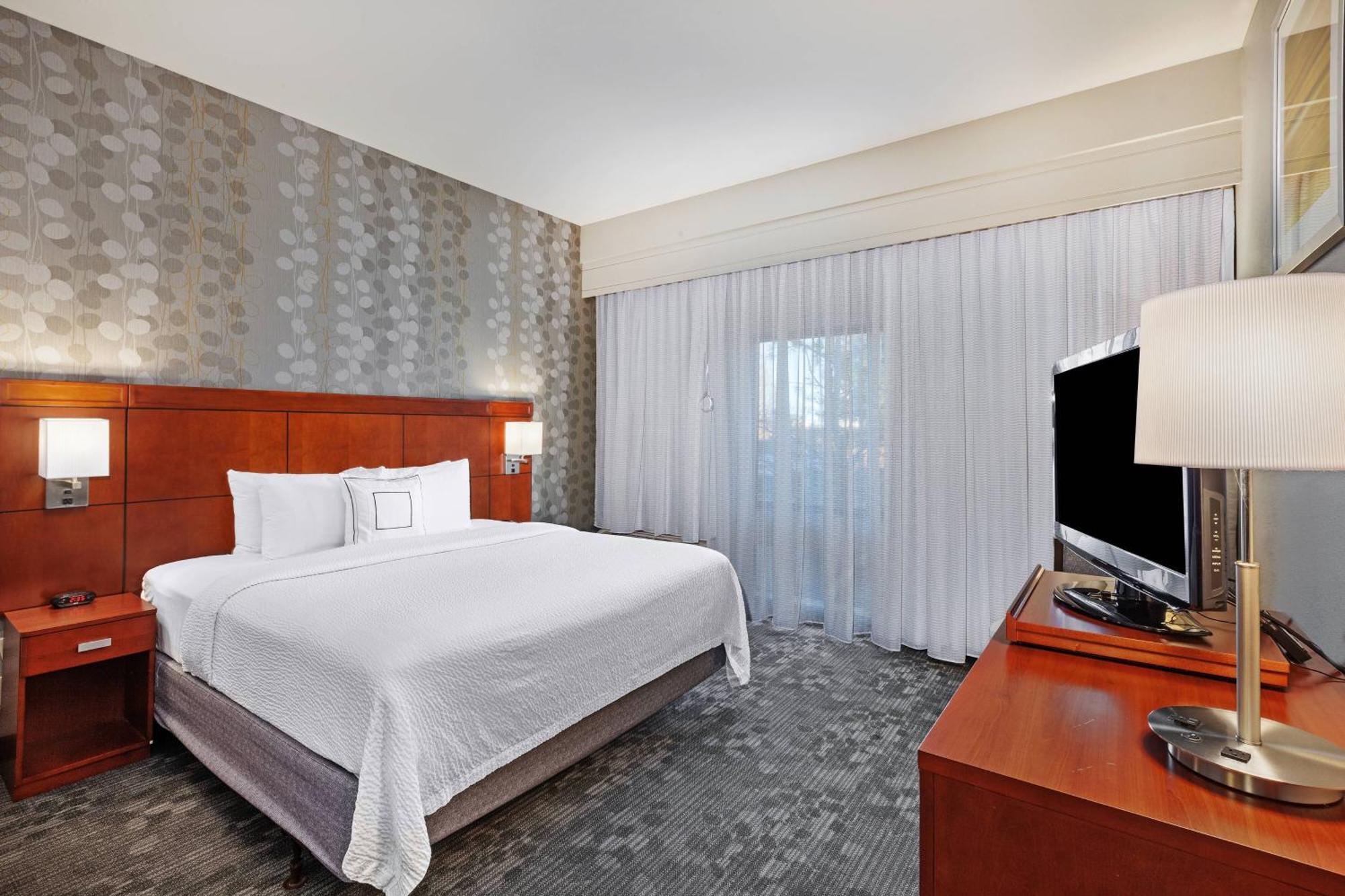 מלון Courtyard By Marriott Tulsa Woodland Hills מראה חיצוני תמונה