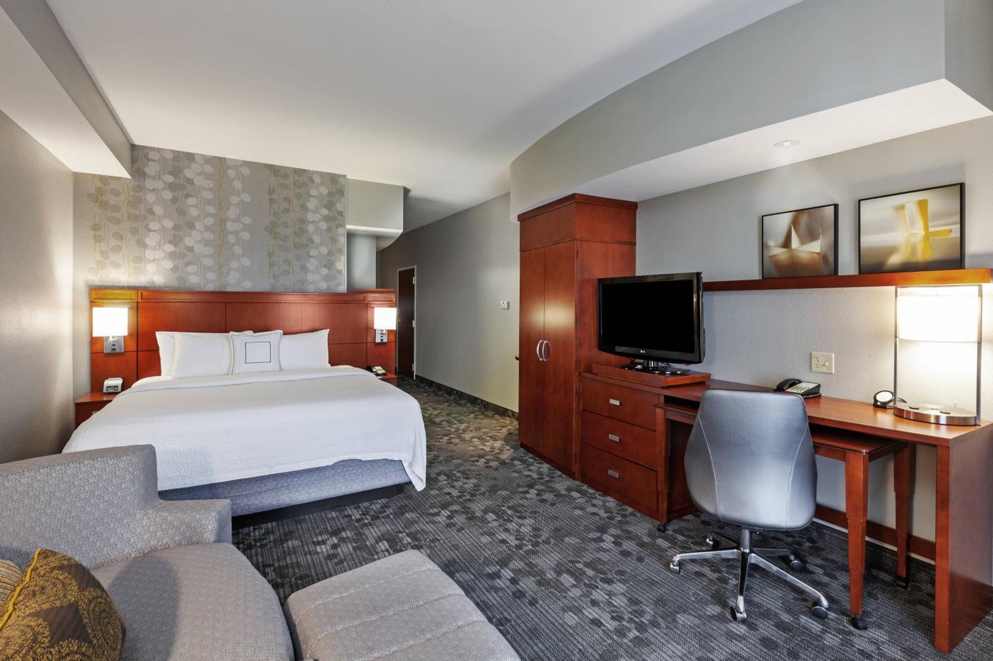 מלון Courtyard By Marriott Tulsa Woodland Hills מראה חיצוני תמונה