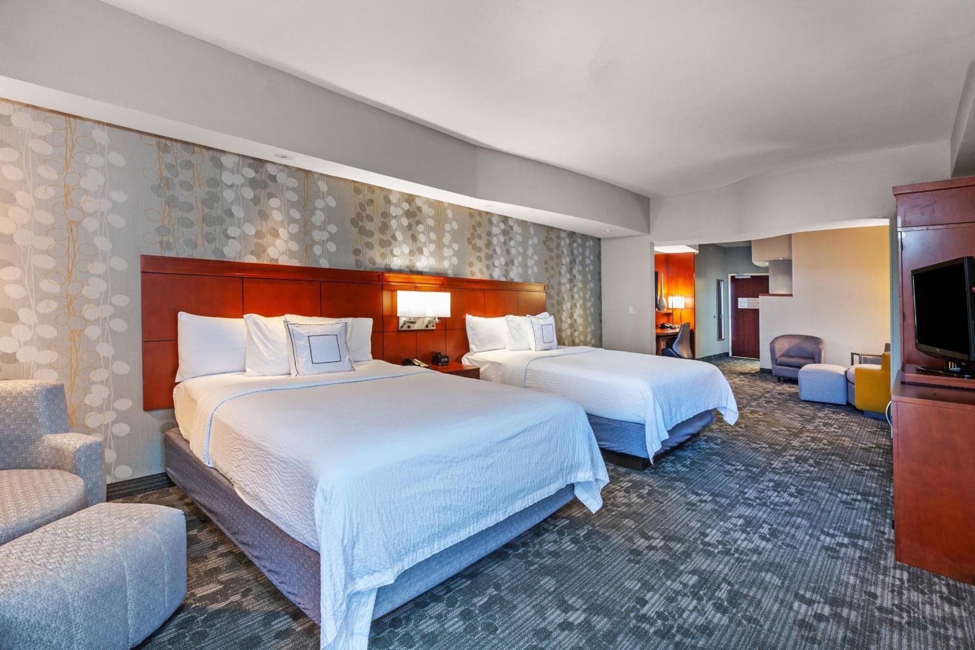 מלון Courtyard By Marriott Tulsa Woodland Hills מראה חיצוני תמונה