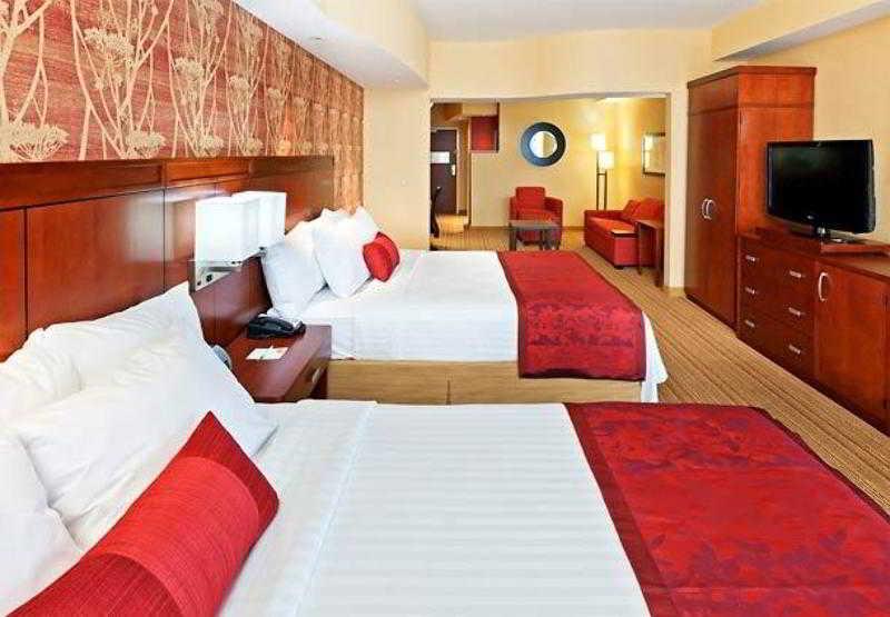 מלון Courtyard By Marriott Tulsa Woodland Hills מראה חיצוני תמונה