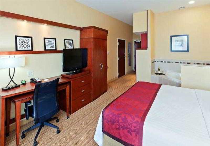 מלון Courtyard By Marriott Tulsa Woodland Hills מראה חיצוני תמונה