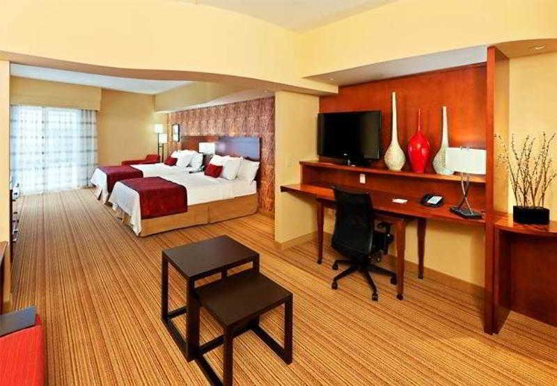 מלון Courtyard By Marriott Tulsa Woodland Hills מראה חיצוני תמונה